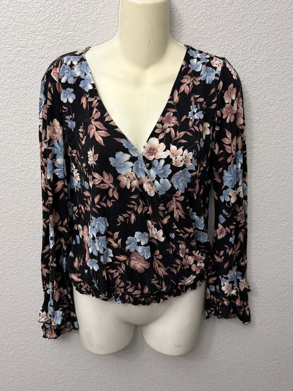American Eagle Soft & Sexy Floral Crepe Bell Sleeve Wrap Top